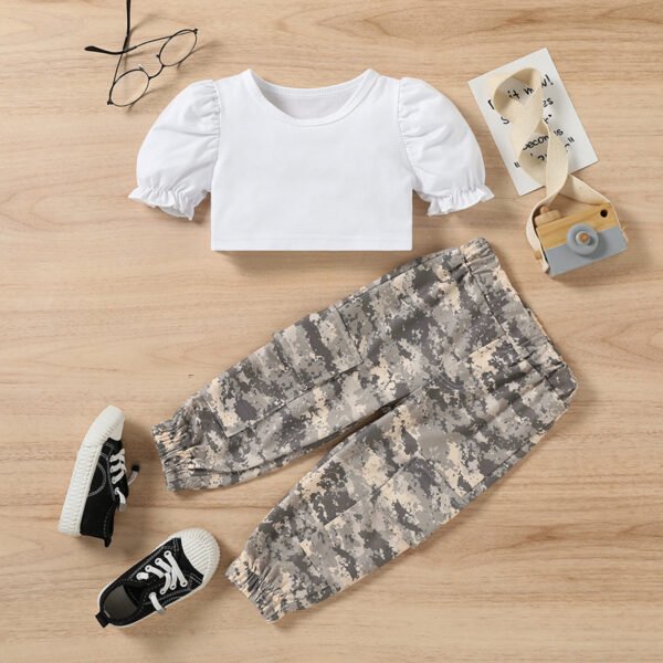 shell.love white shirt camouflage pants summer outfits kids (2)